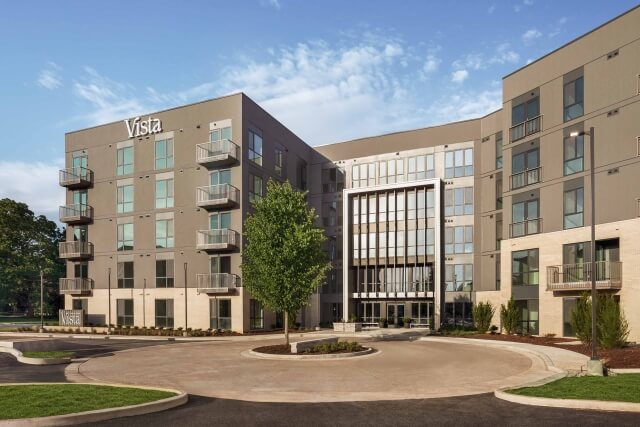 vista apartments leasing exterior 2.final .websafe